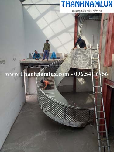 mẫu cầu thang sắt tại Hà Nội