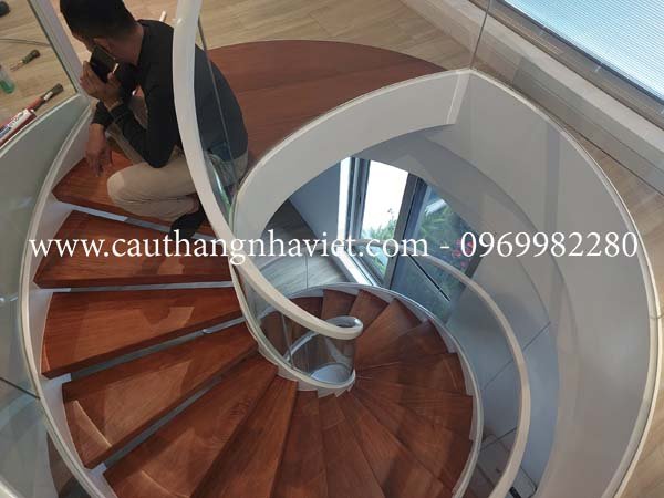 Cầu thang xoắn ốc tại Phú Xuyên