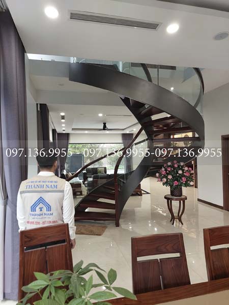 Cầu thang xoắn ốc tại thái nguyên