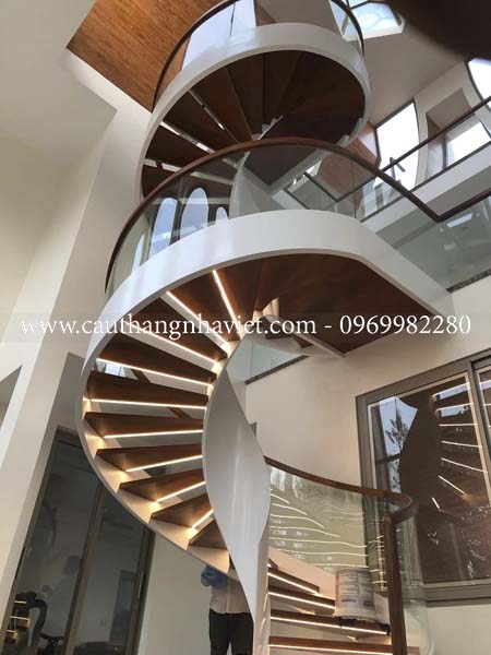 Cầu thang xoắn ốc tại thái nguyên
