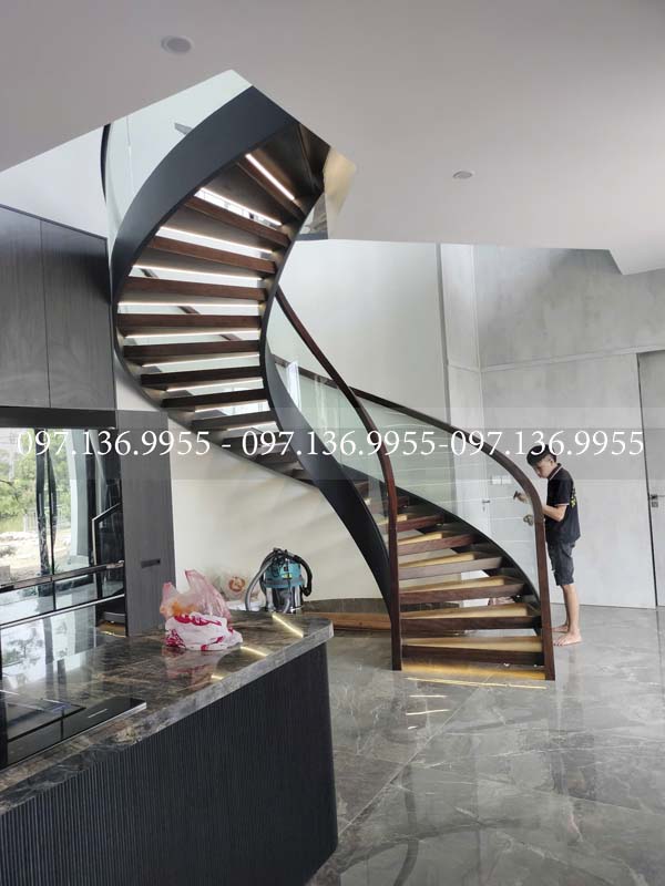Mẫu cầu thang xoắn ốc ms16